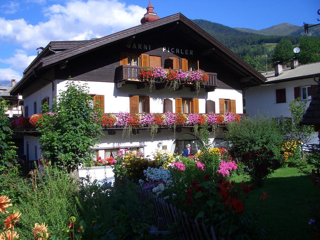 Aparthotel Pichler Colle Isarco Bagian luar foto