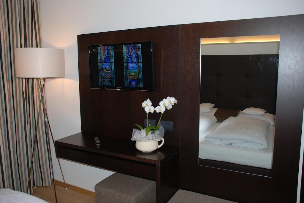 Aparthotel Pichler Colle Isarco Ruang foto