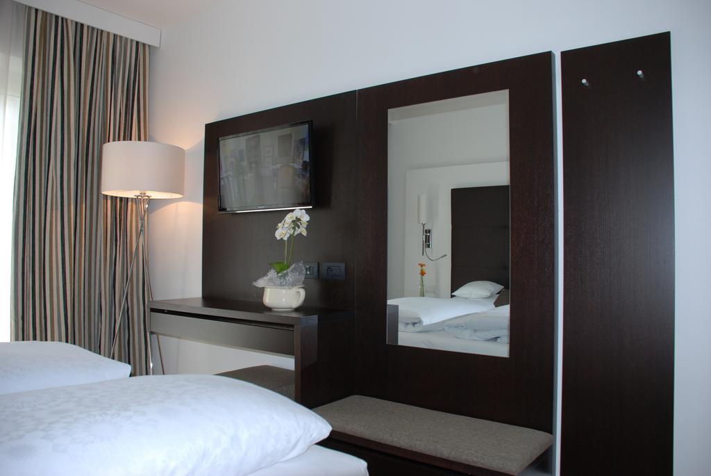 Aparthotel Pichler Colle Isarco Ruang foto