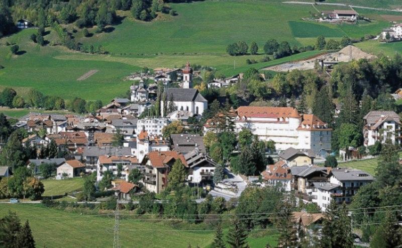 Aparthotel Pichler Colle Isarco Bagian luar foto